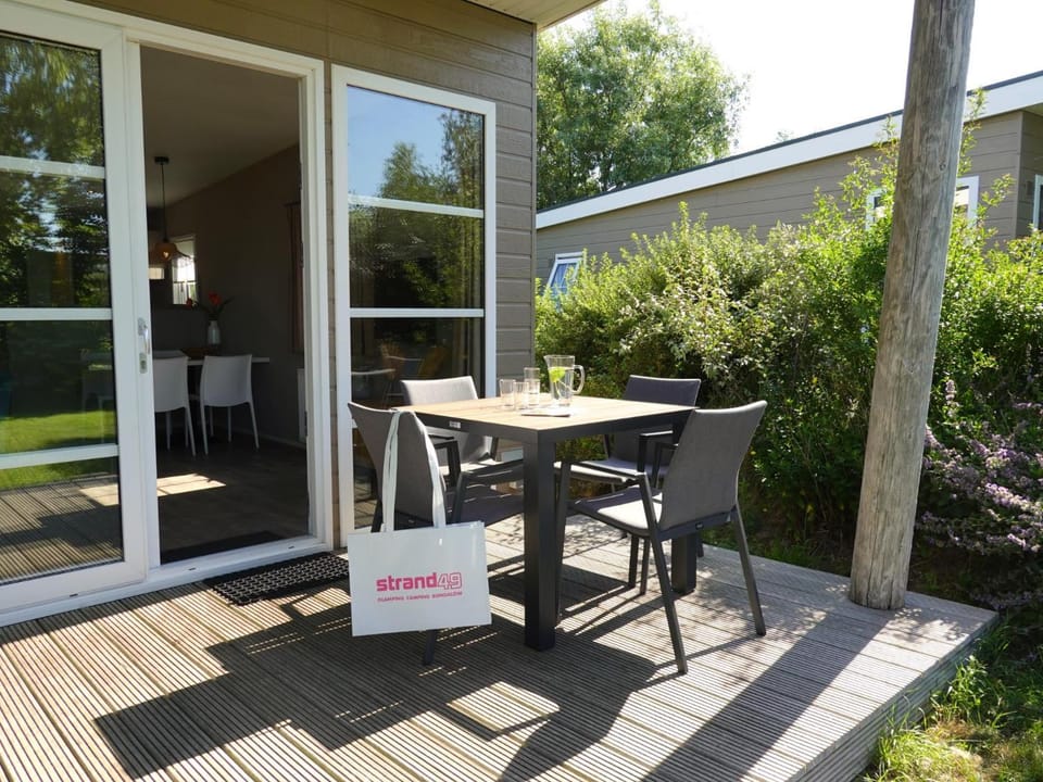 Property building, Garden, Balcony/Terrace, Garden view
