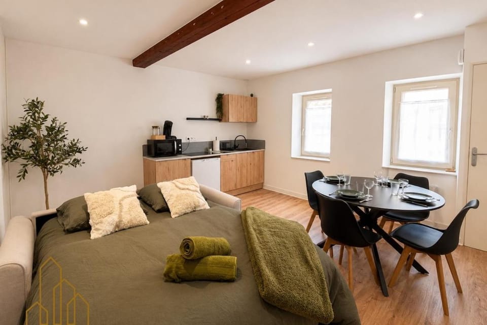 L'Échappée du Canal 2 Apartment in Auvergne-Rhône-Alpes