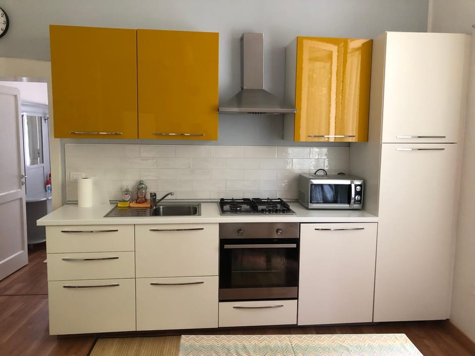 Coffee/tea facilities, Kitchen or kitchenette, dishwasher, minibar, oven, pet friendly, stove