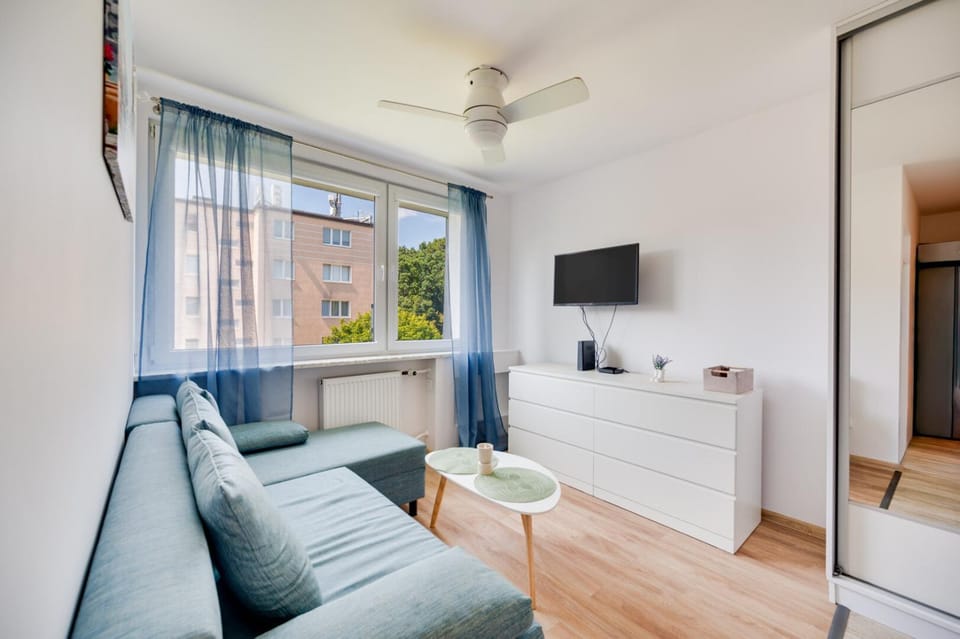 TV and multimedia, Living room, Seating area, Evening entertainment, wardrobe
