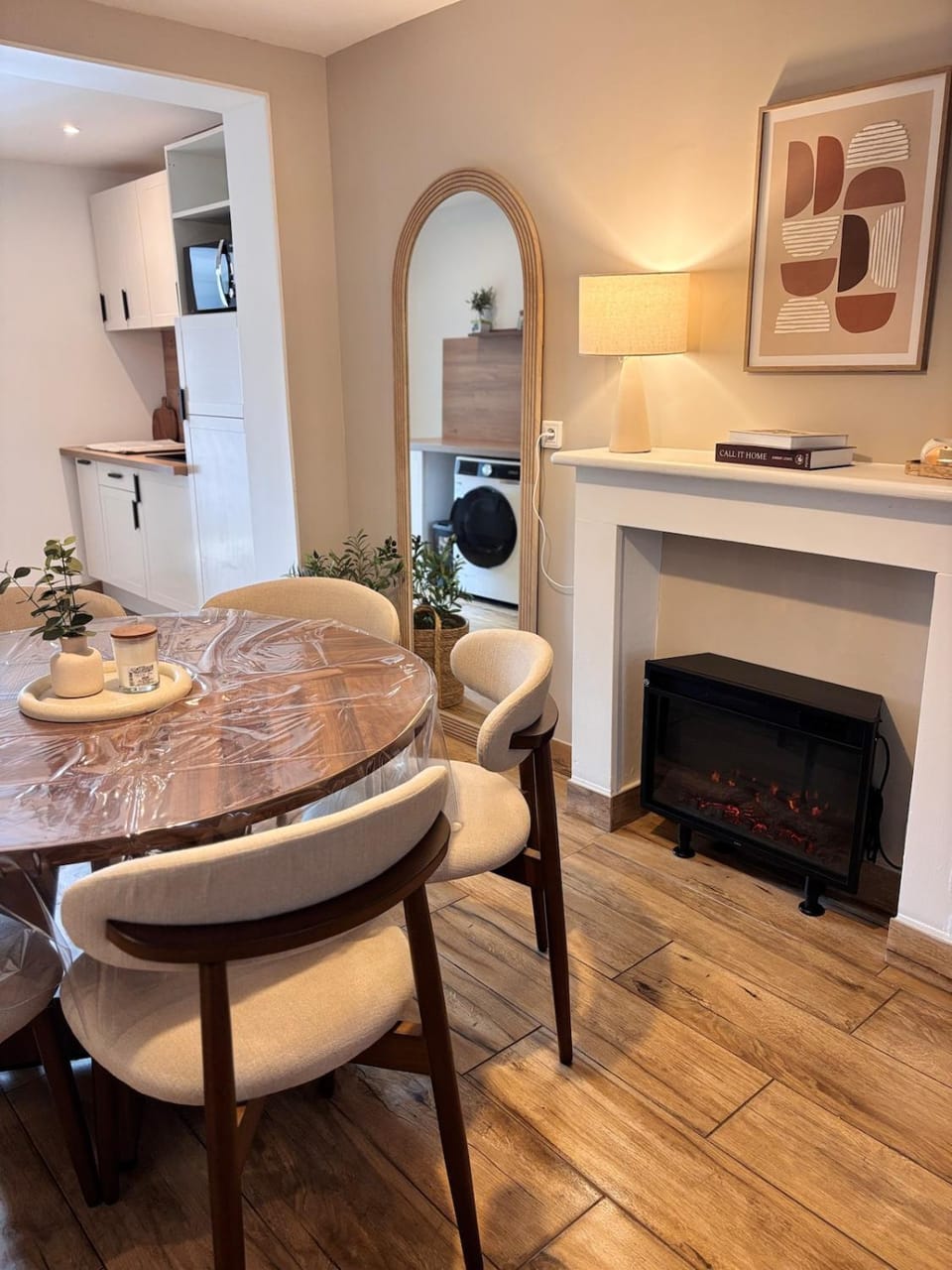 Living room, Dining area