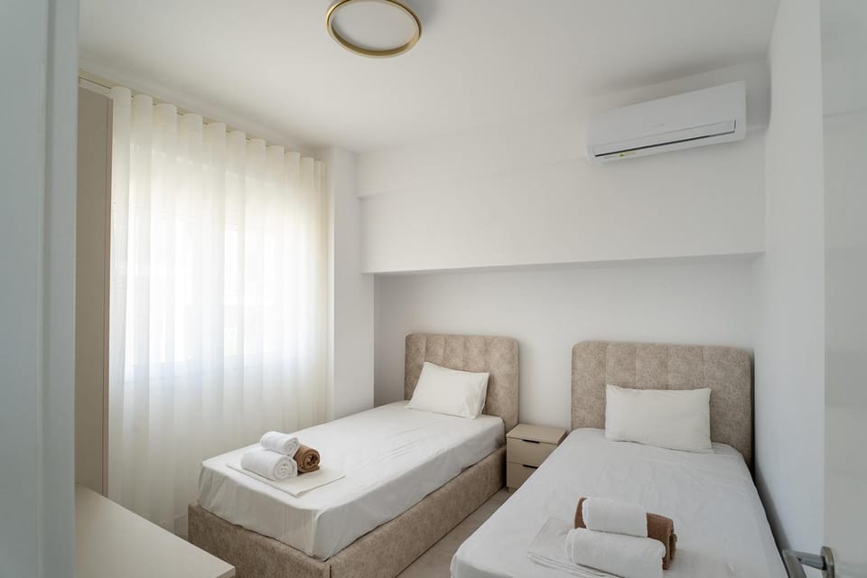 Bed, Bedroom, air conditioner