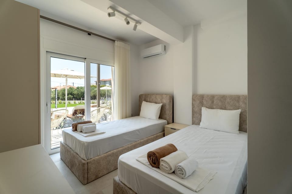 Bed, Bedroom, air conditioner