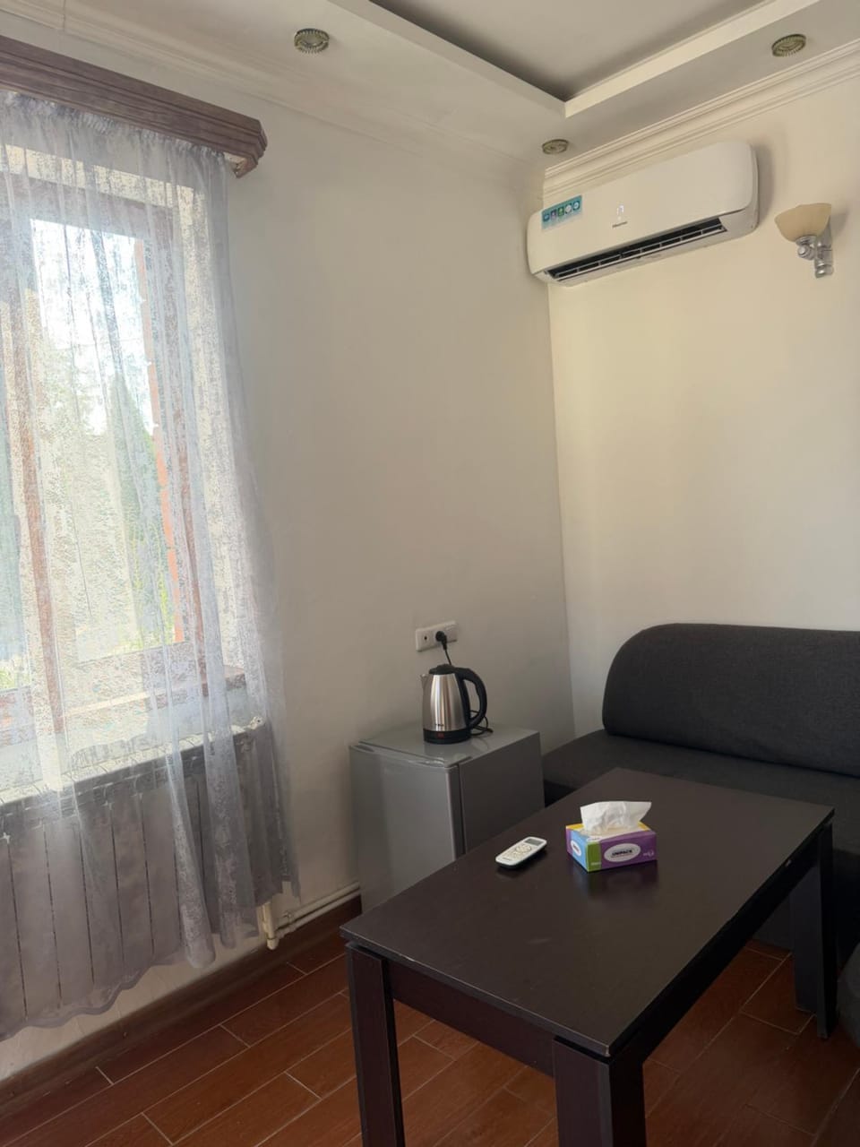 Living room, Seating area, air conditioner