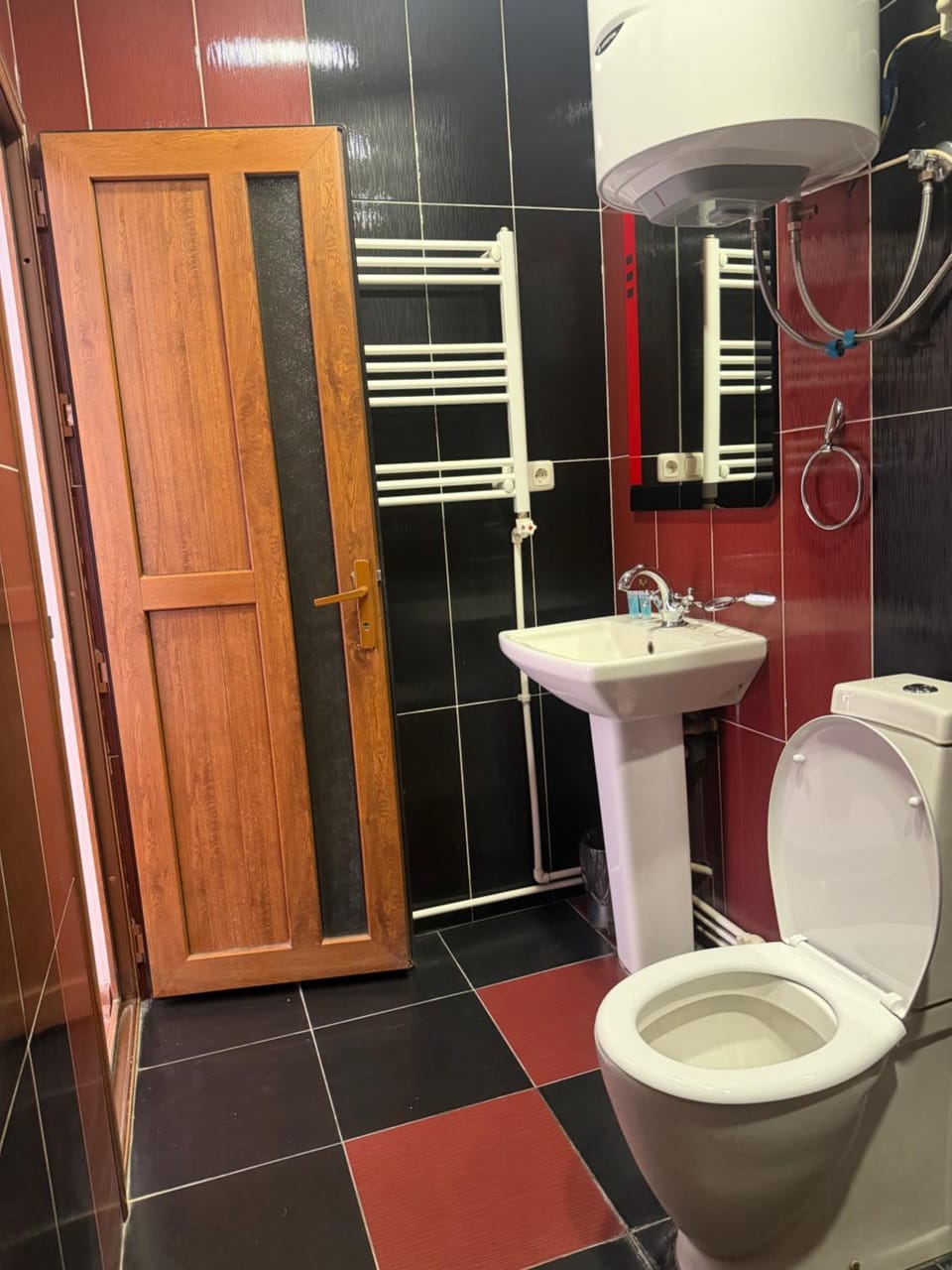 Shower, Toilet
