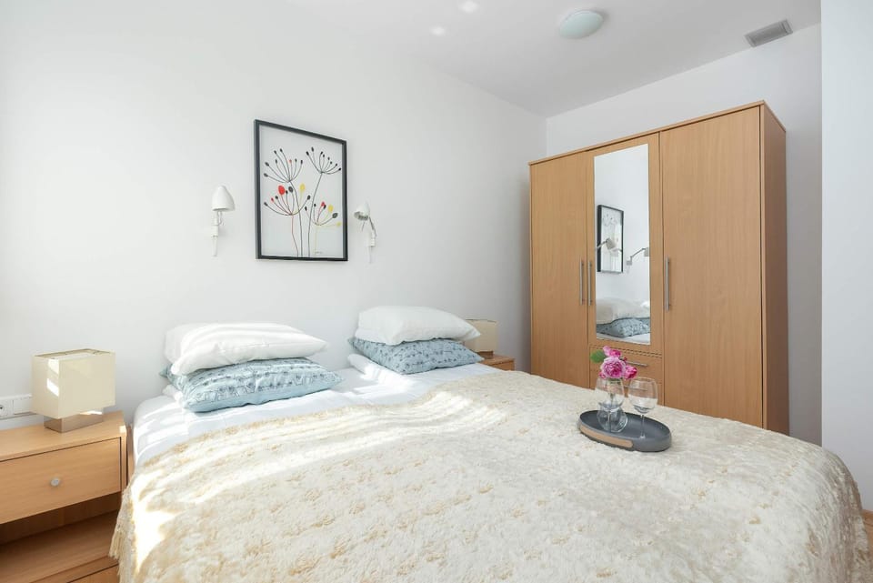 Bed, Photo of the whole room, Bedroom, wardrobe