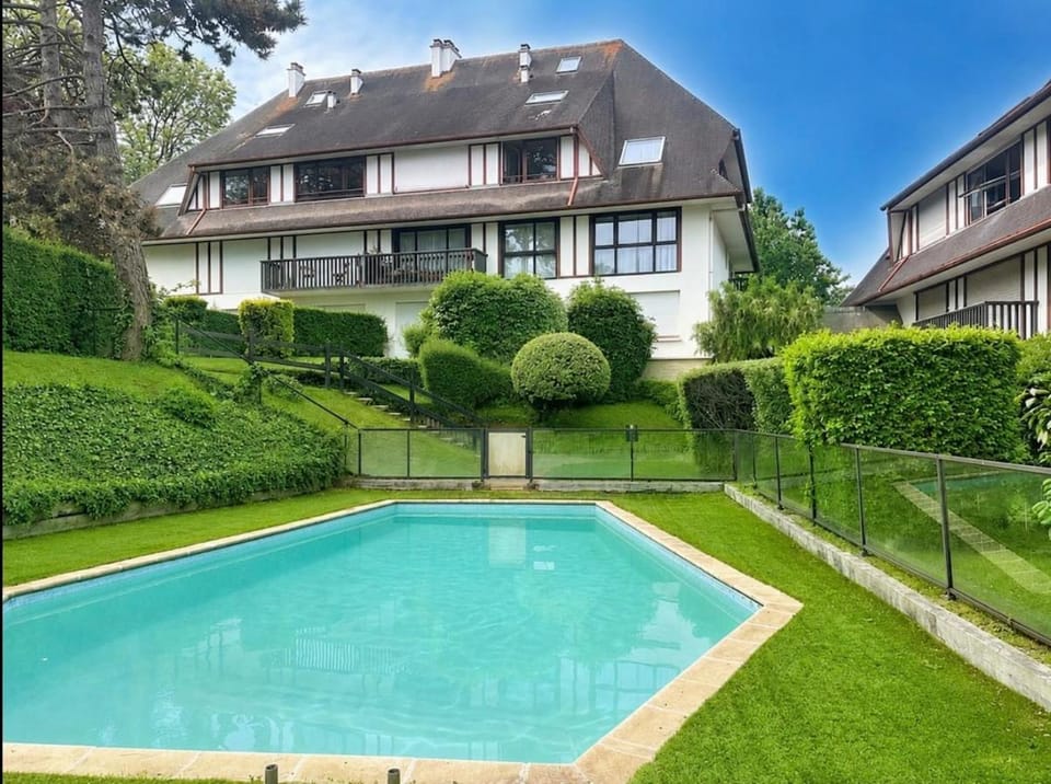 Duplex 2 pers avec piscine et parking Apartment in Benerville-sur-Mer