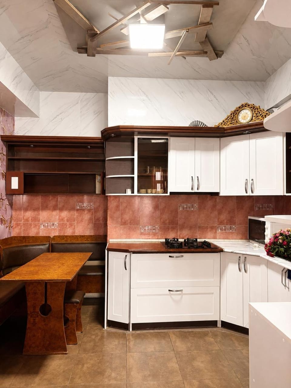 Kitchen or kitchenette, Dining area, stove