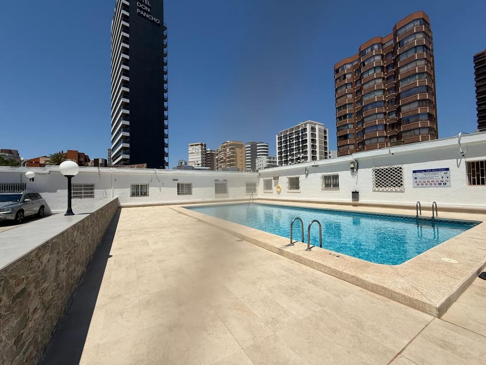 Apartamento en Avenida Mediterráneo con piscina Apartment in Benidorm
