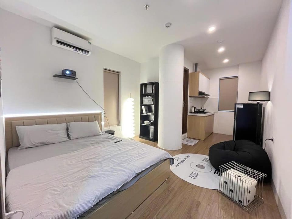 Light Home Apartment in Hanoi