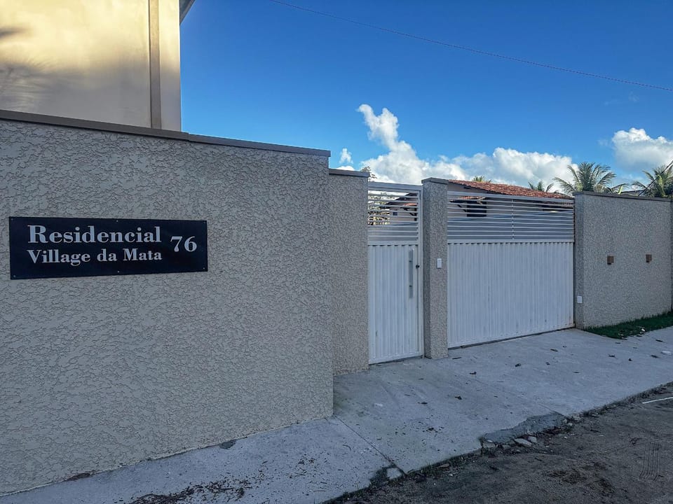 Three-bedroom apartments near Taperapuã Beach Apartment in State of Bahia