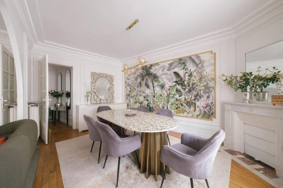 Chic Luxury Apartment with Eiffel Tower Views Apartment in Paris