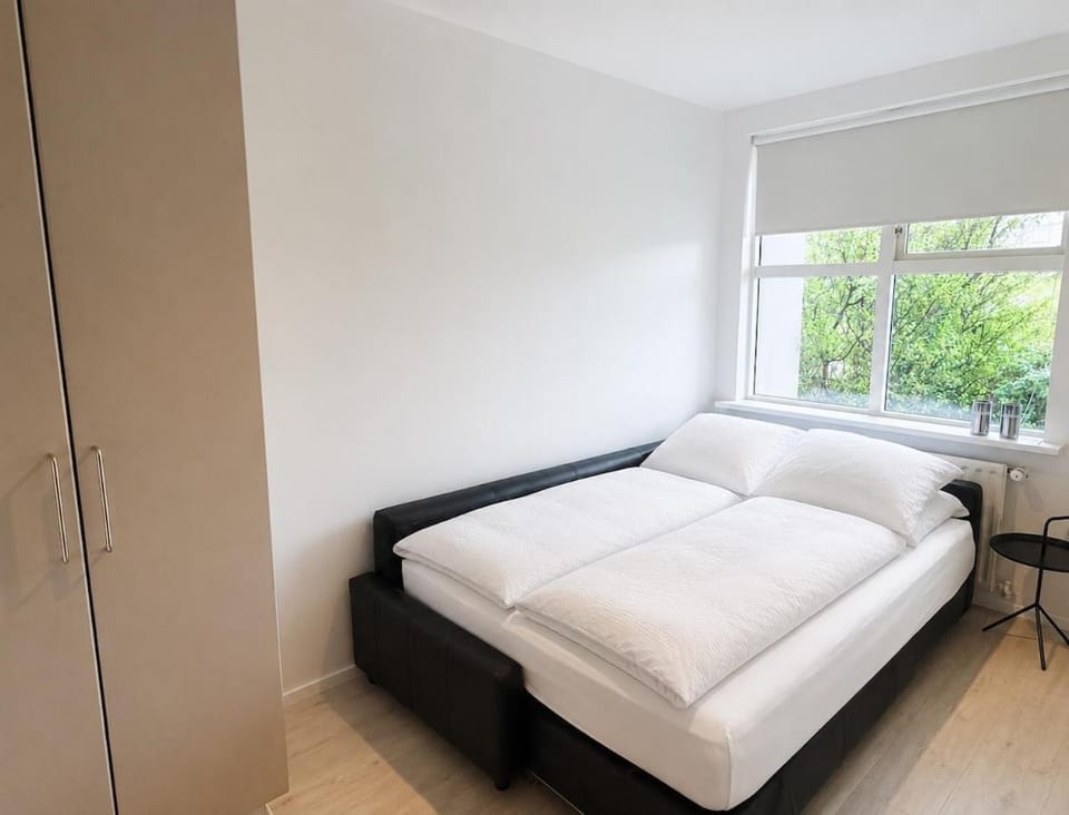 Bedroom, wardrobe