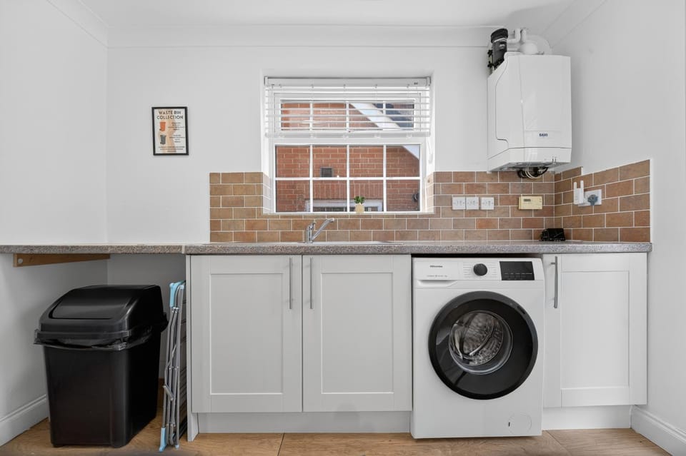 washing machine, washing machine, washing machine, kitchen, kitchen