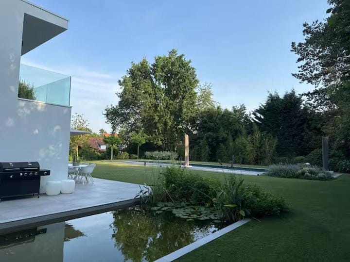 Villa moderne 5 ch, bureau, piscine, parking Villa in Flanders