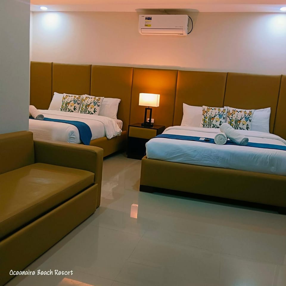 Photo of the whole room, Seating area, Bedroom
