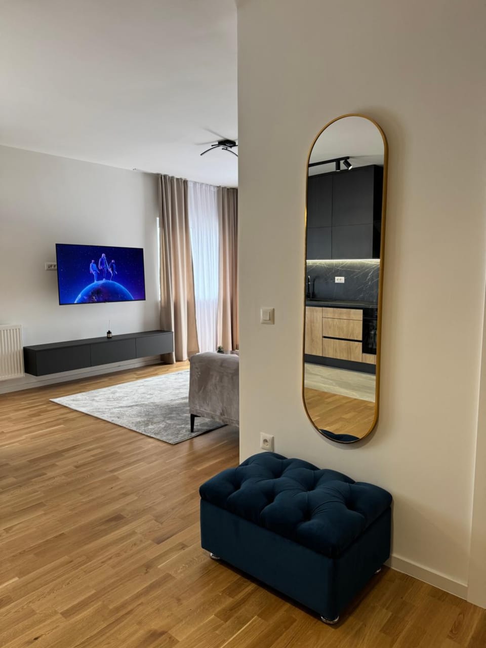 Living room, Photo of the whole room