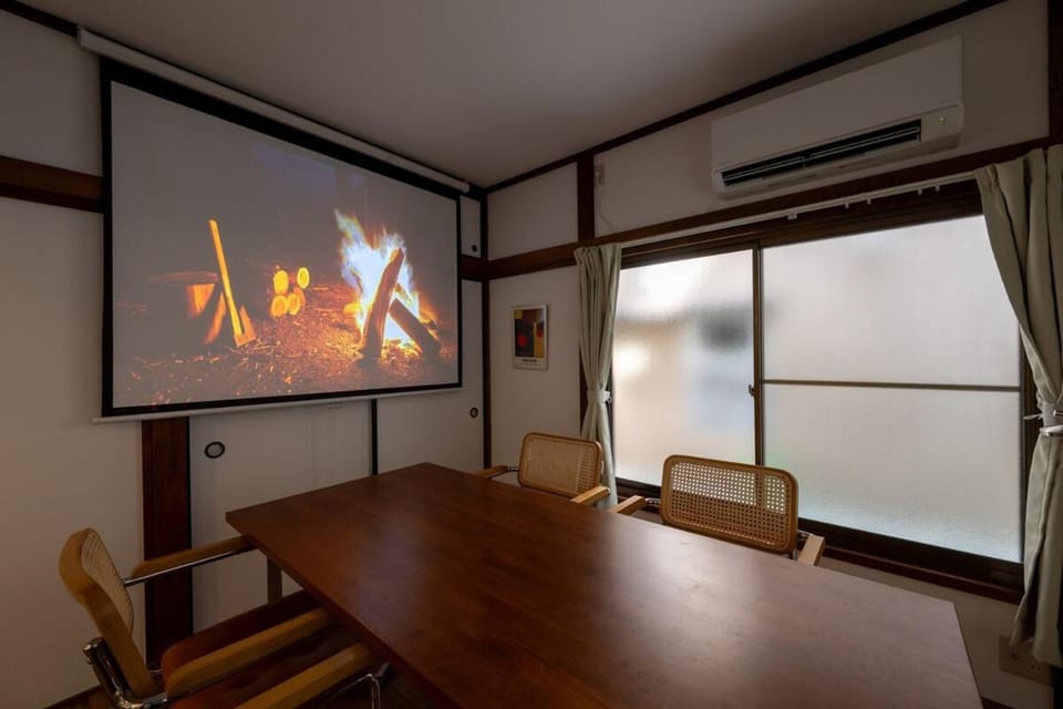 Communal lounge/ TV room, TV and multimedia, Evening entertainment, air conditioner