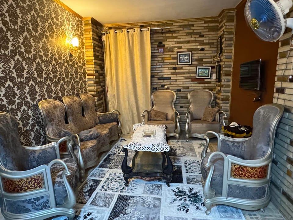 High Luxury Royal 2BR suite Near Pyramids & Giza Apartment in Egypt