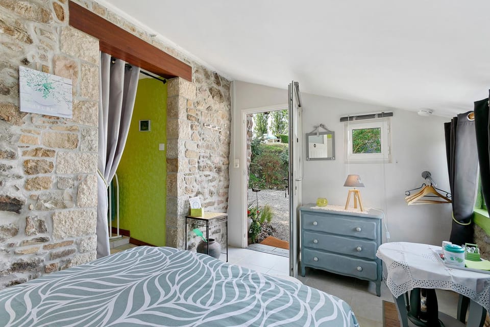 Living room, Bedroom