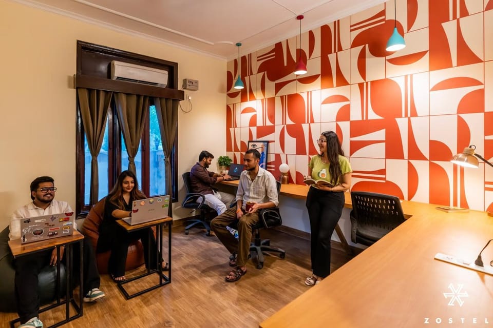 People, Seating area, Meeting/conference room, group of guests