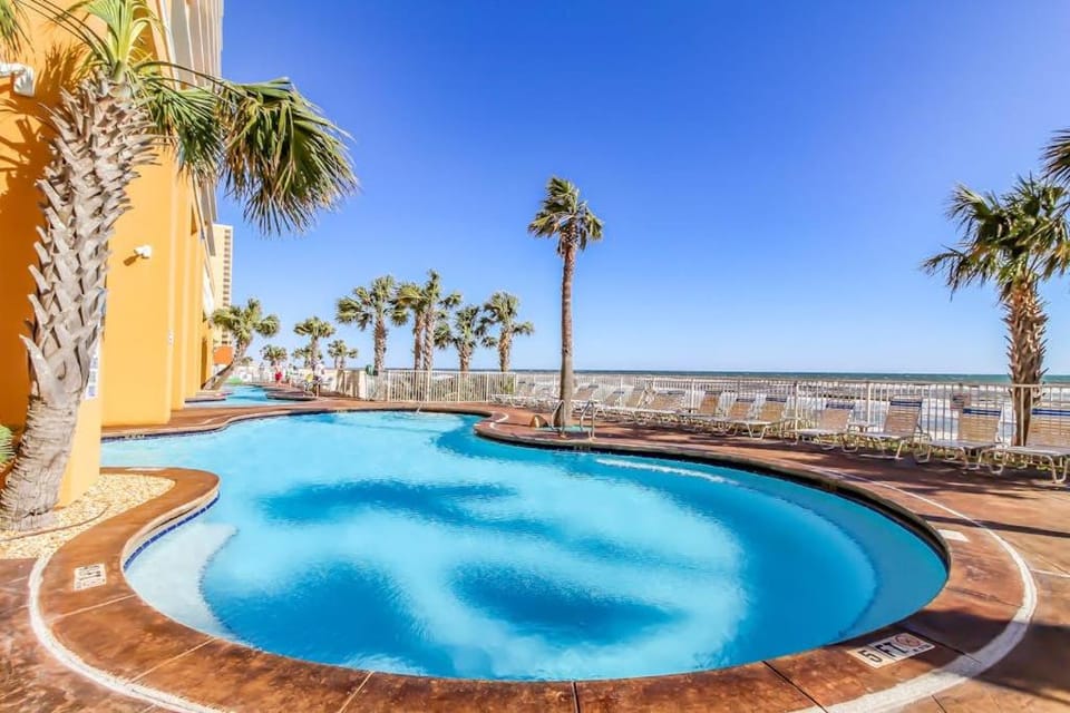Beachfront high-end condo with Pool Hot tub & Splash pad House in Panama City Beach