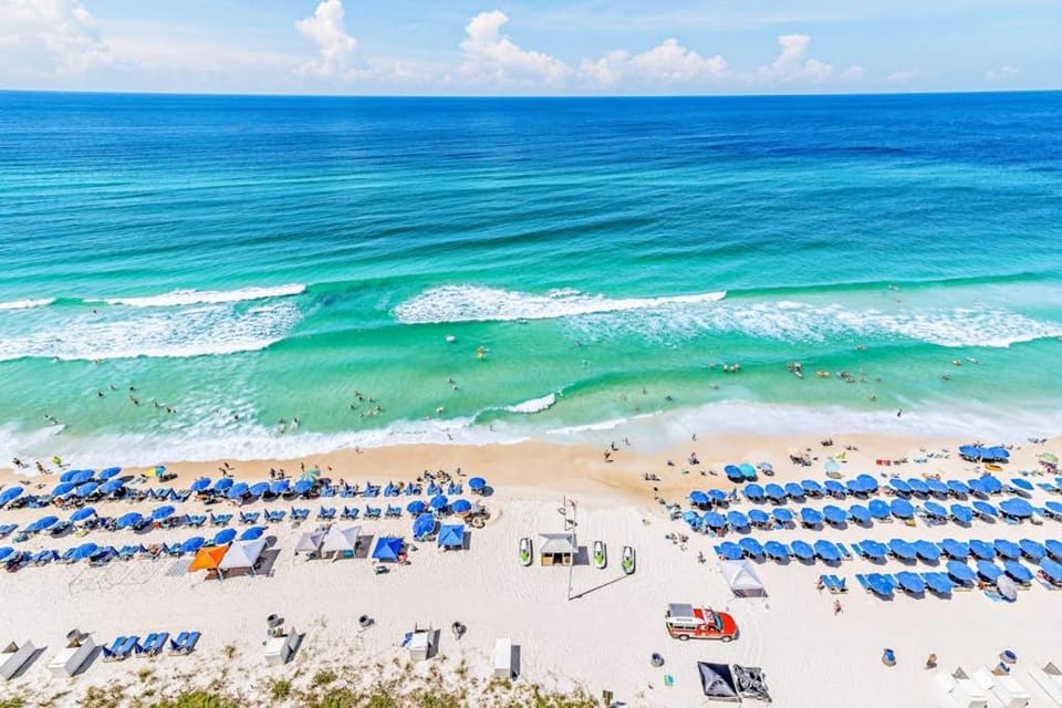 Beachfront high-end condo with Pool Hot tub & Splash pad House in Panama City Beach