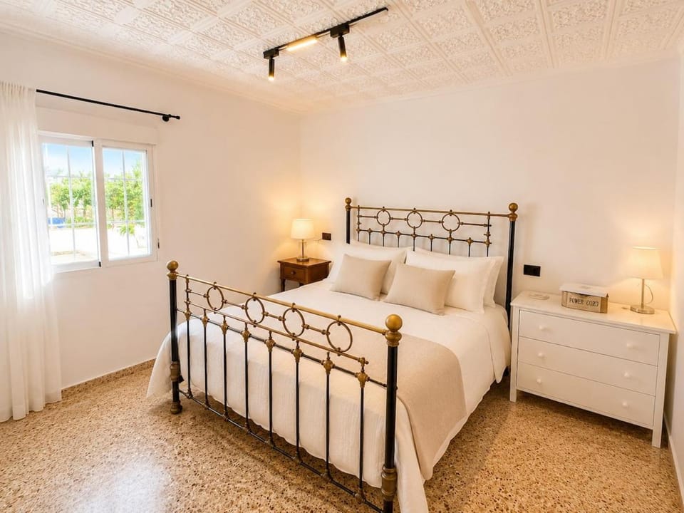 Villa in nature for groups with WiFi, AC and pool Chalet in Ribera Baixa