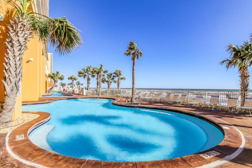 Beachfront condo with pool lazy river splash pad & hot tub House in Panama City Beach