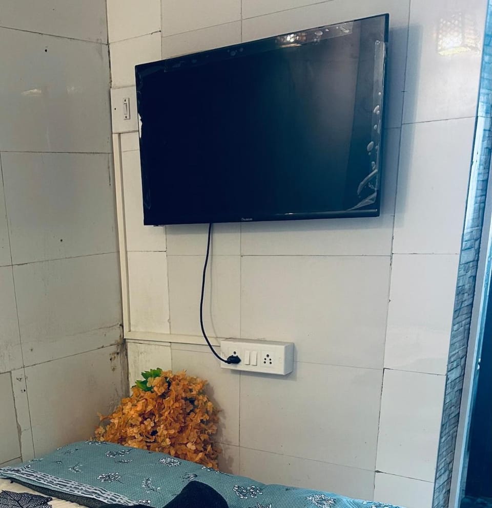 Den studio near carter sea Apartment in Mumbai