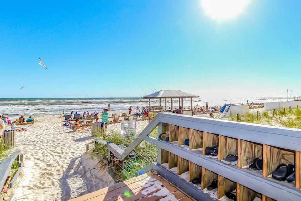 Privacy & serenity in beachfront condo with Gulf view & pools hot tub House in Panama City Beach