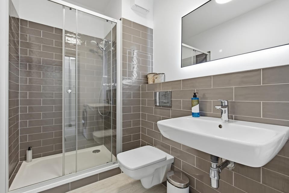 Toilet, Bathroom, Bath