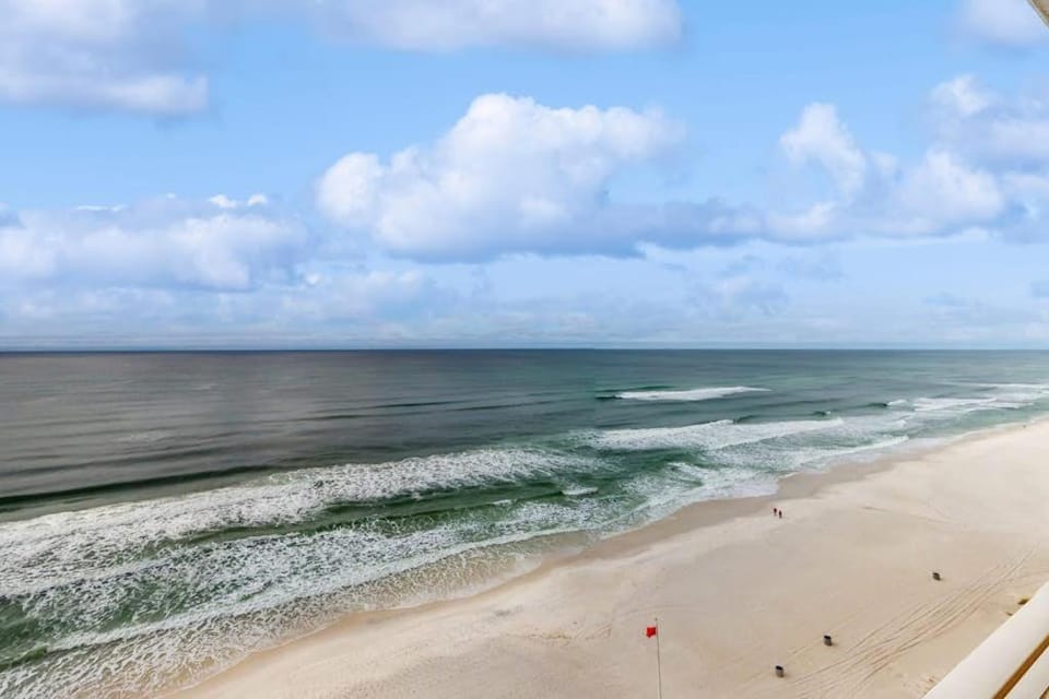 Newly renovated oceanfront condo with pool & hot tub ocean view fast WiFi House in Panama City Beach