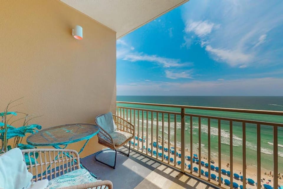 Newly renovated oceanfront condo with pool & hot tub ocean view fast WiFi House in Panama City Beach