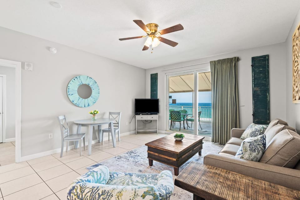 Colorful waterfront condo with beach access pool & fitness center House in Panama City Beach
