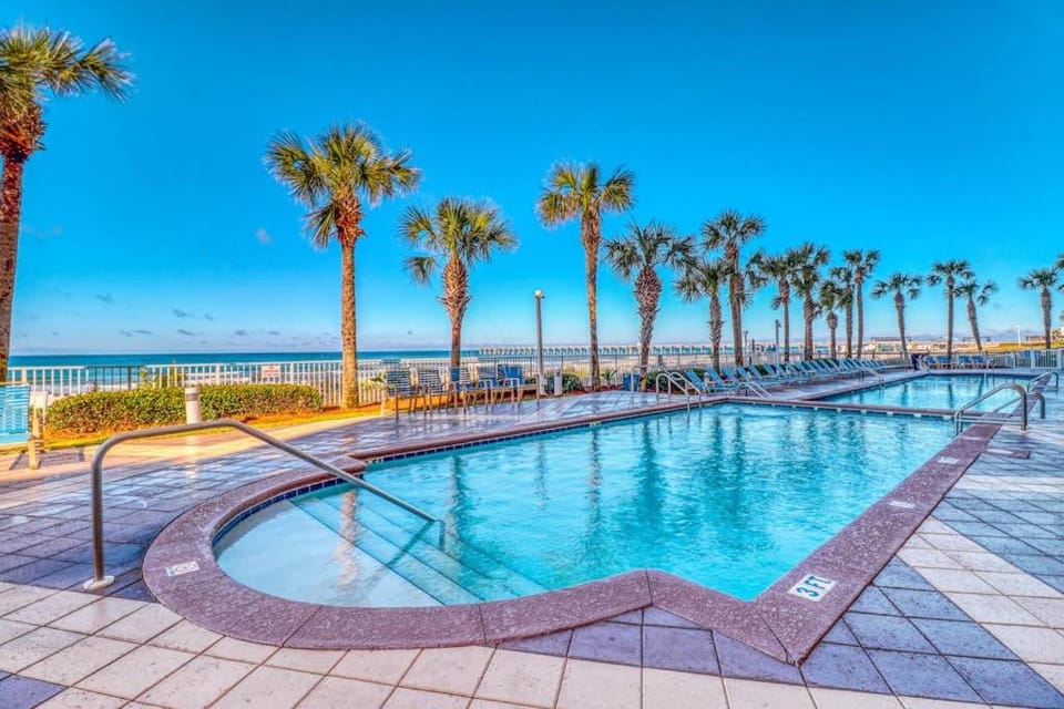 14th-floor oceanfront condo with Gulf views outdoor pool balcony WD & AC House in Panama City Beach
