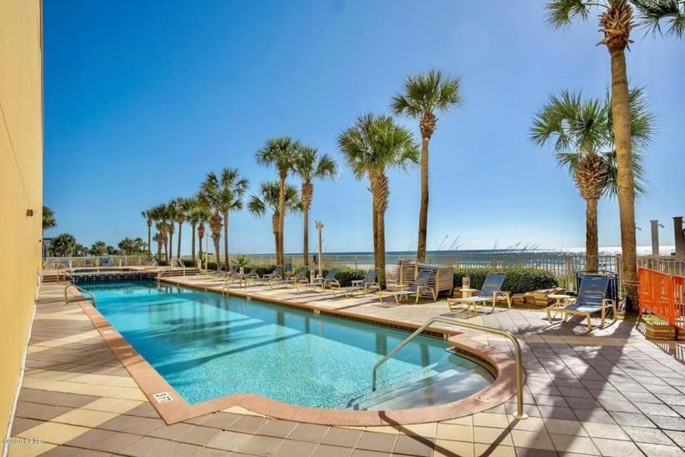 Gulf-front condo with pier views balcony heated pool gym & AC House in Panama City Beach