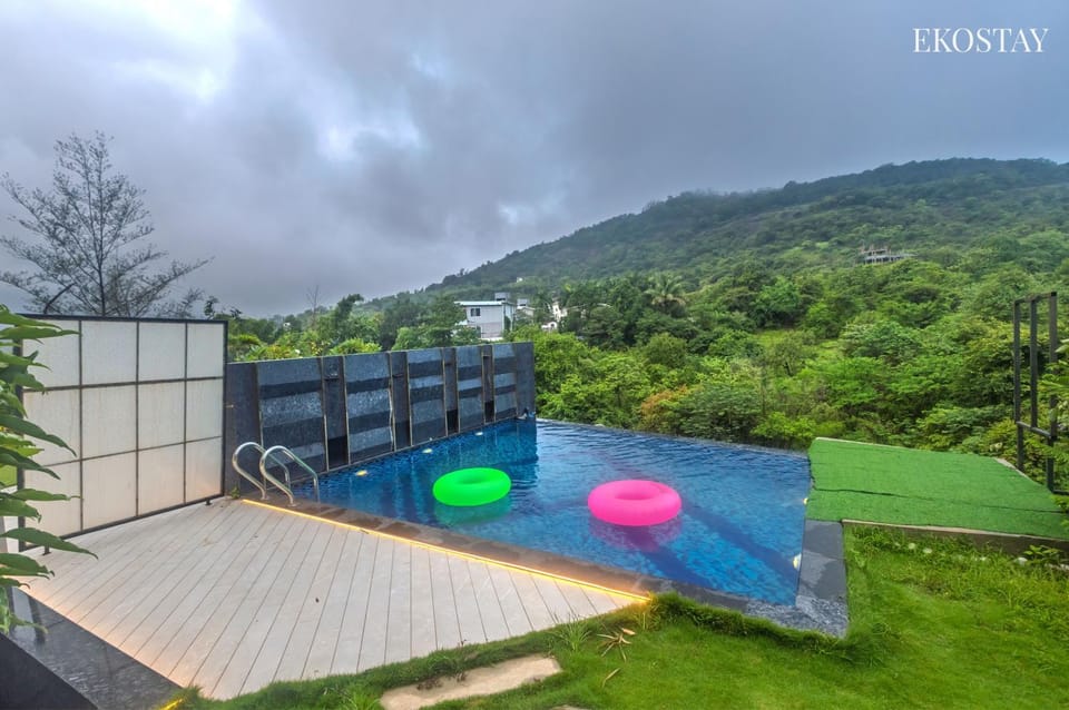 Communal lounge/ TV room, Spring, Day, Natural landscape, Garden, Evening entertainment, Garden view, Mountain view