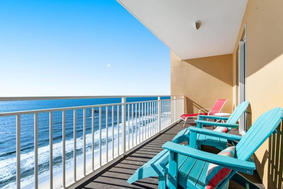 Beachfront condo with amazing balcony views pool & complimentary beach chairs House in Panama City Beach