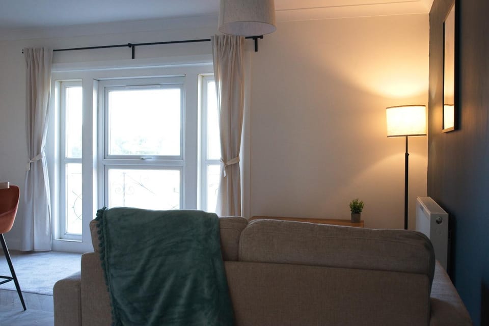 TV and multimedia, Living room, Seating area, internet