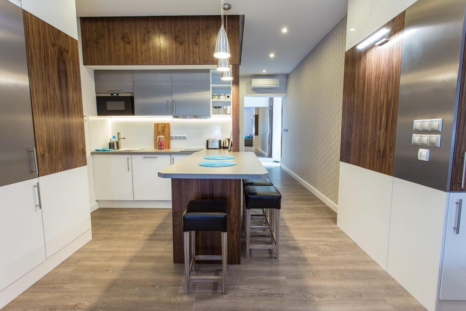 Coffee/tea facilities, Kitchen or kitchenette, Dining area