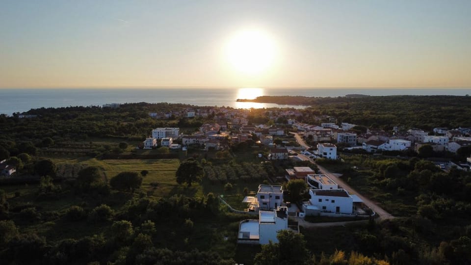 Neighbourhood, Natural landscape, Bird's eye view, Sea view, Sunset