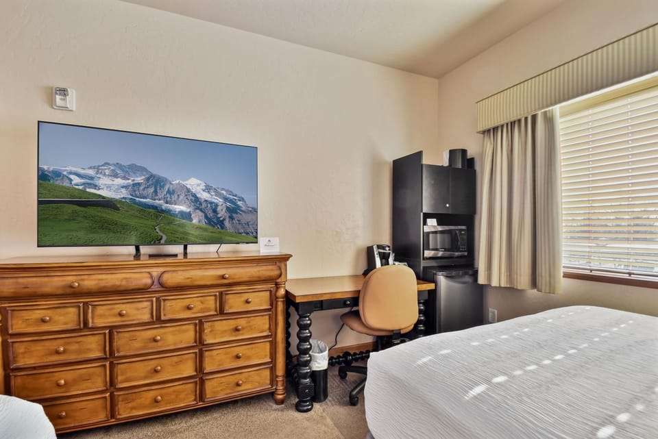 Villa 2055 - 2 Queen Beds - 1 Bedroom 1 Bath No Kitchen villa Villa in Midway