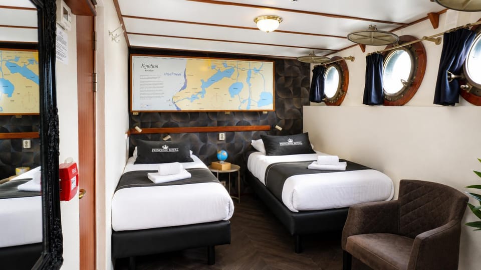Passengerschip Princesse Royal Docked boat in Groningen