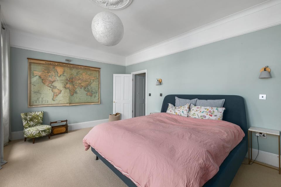 Charming 2BDR Garden Home in Turnpike Lane House in London