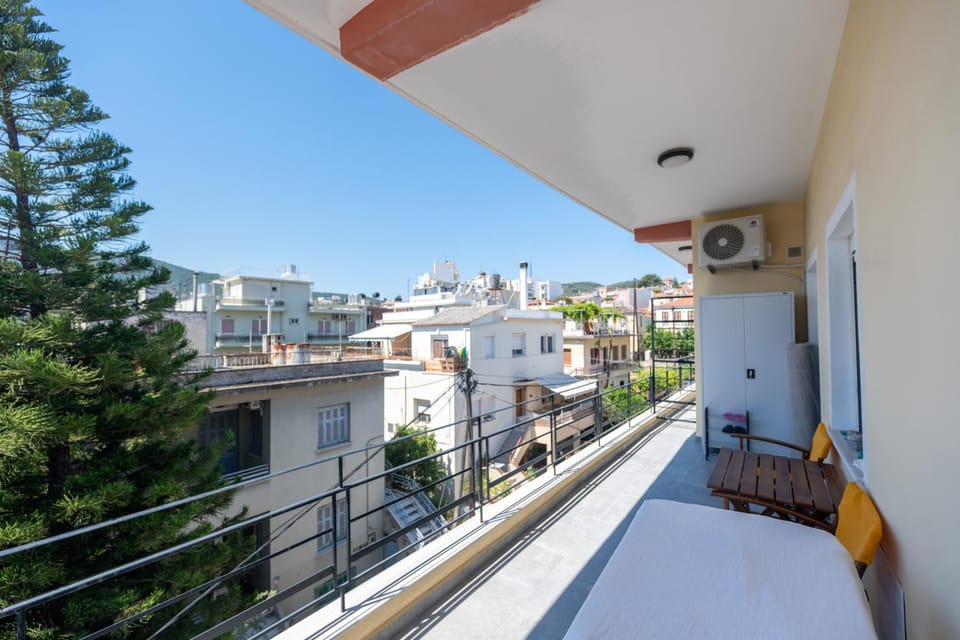Property building, Balcony/Terrace, City view