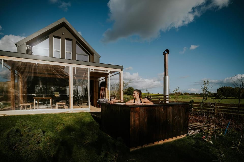 Property building, Spring, Day, Natural landscape, Garden, Garden view