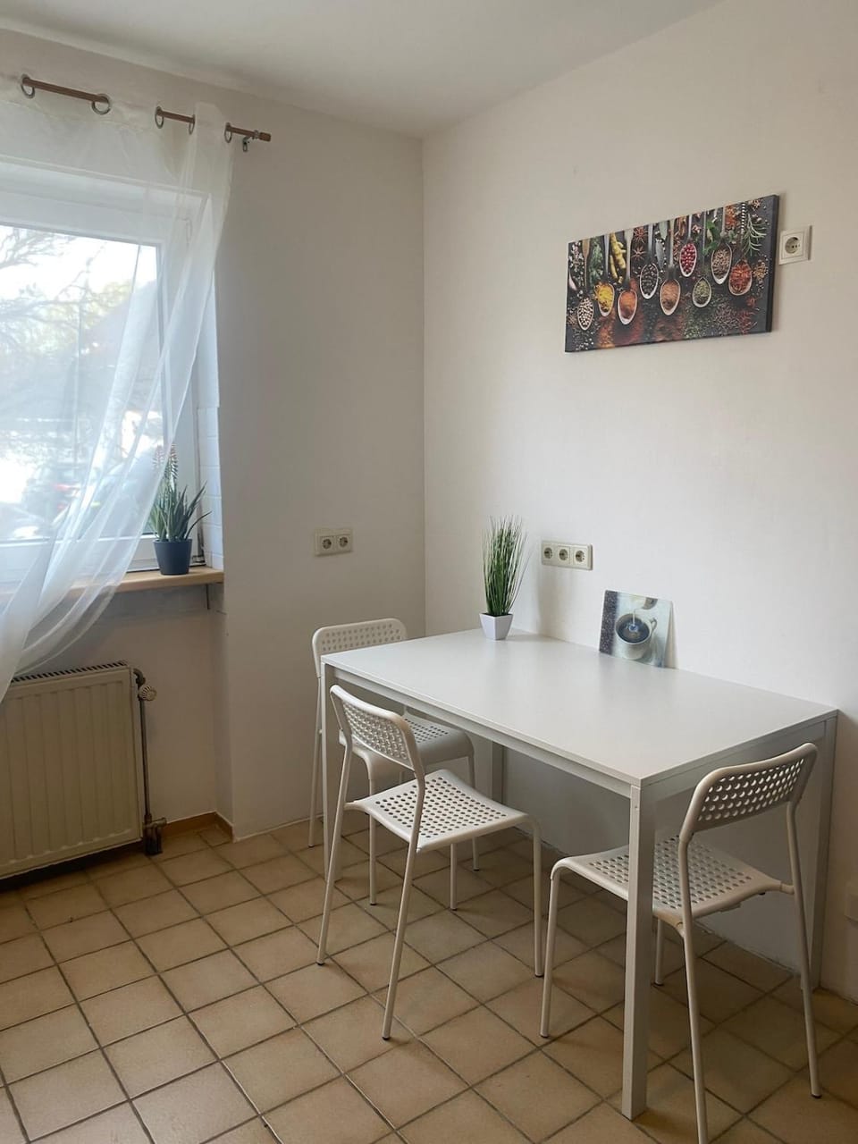 Seating area, Dining area