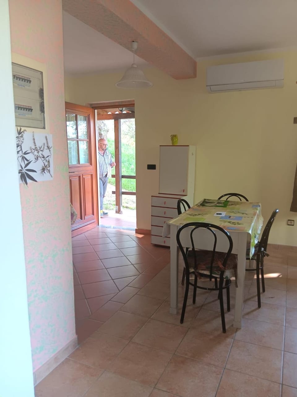 Kitchen or kitchenette, Dining area, air conditioner