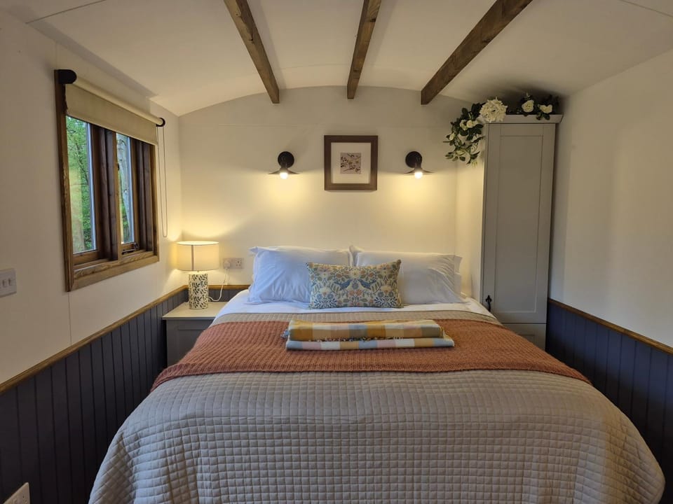 Cotswold Shepherd's Hut Campground/ 
RV Resort in Chipping Campden